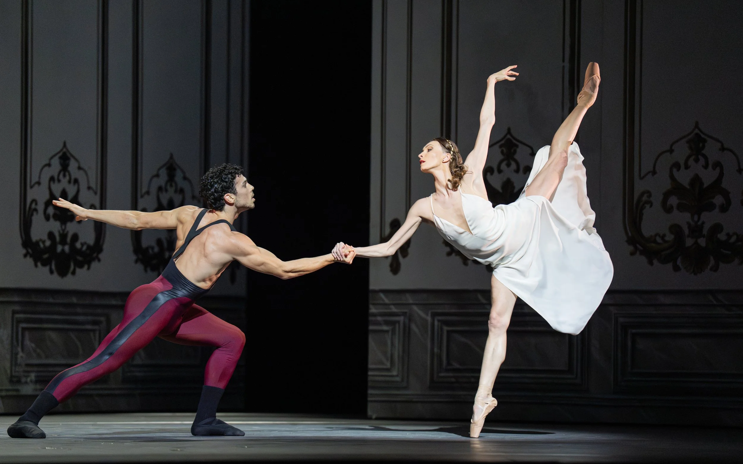 24-25 Lady Macbeth - Olga-Tim-Floor-Sho - stage call 31March ©Altin Kaftira ALT06191.jpg