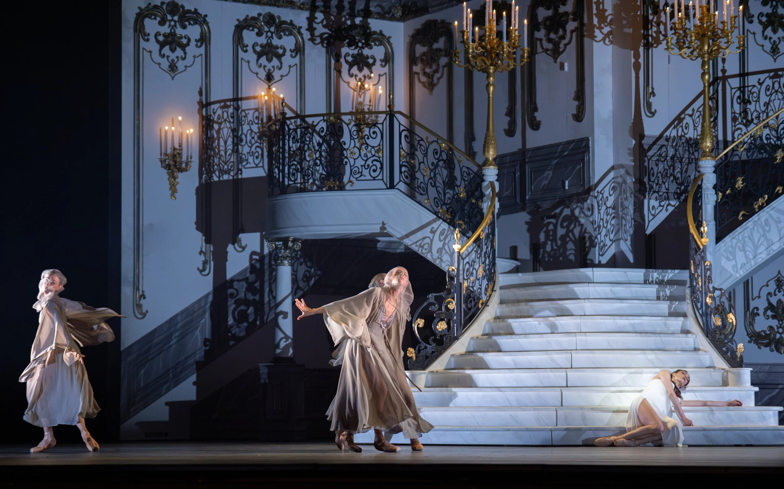 24-25 Lady Macbeth - Olga-Tim-Floor-Sho - stage call 31March ©Altin Kaftira ALT08691.jpg