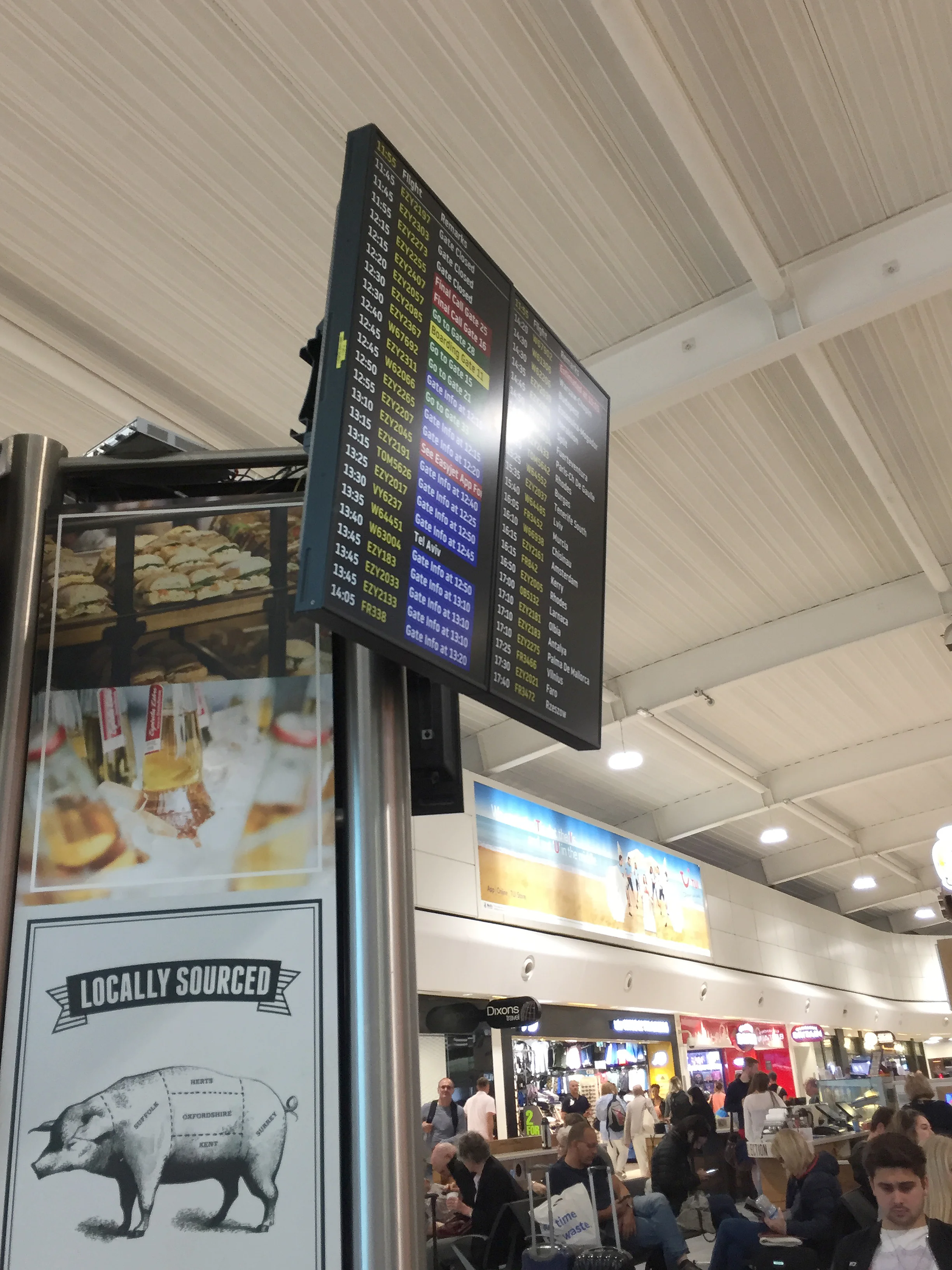 london luton airport_3.jpg