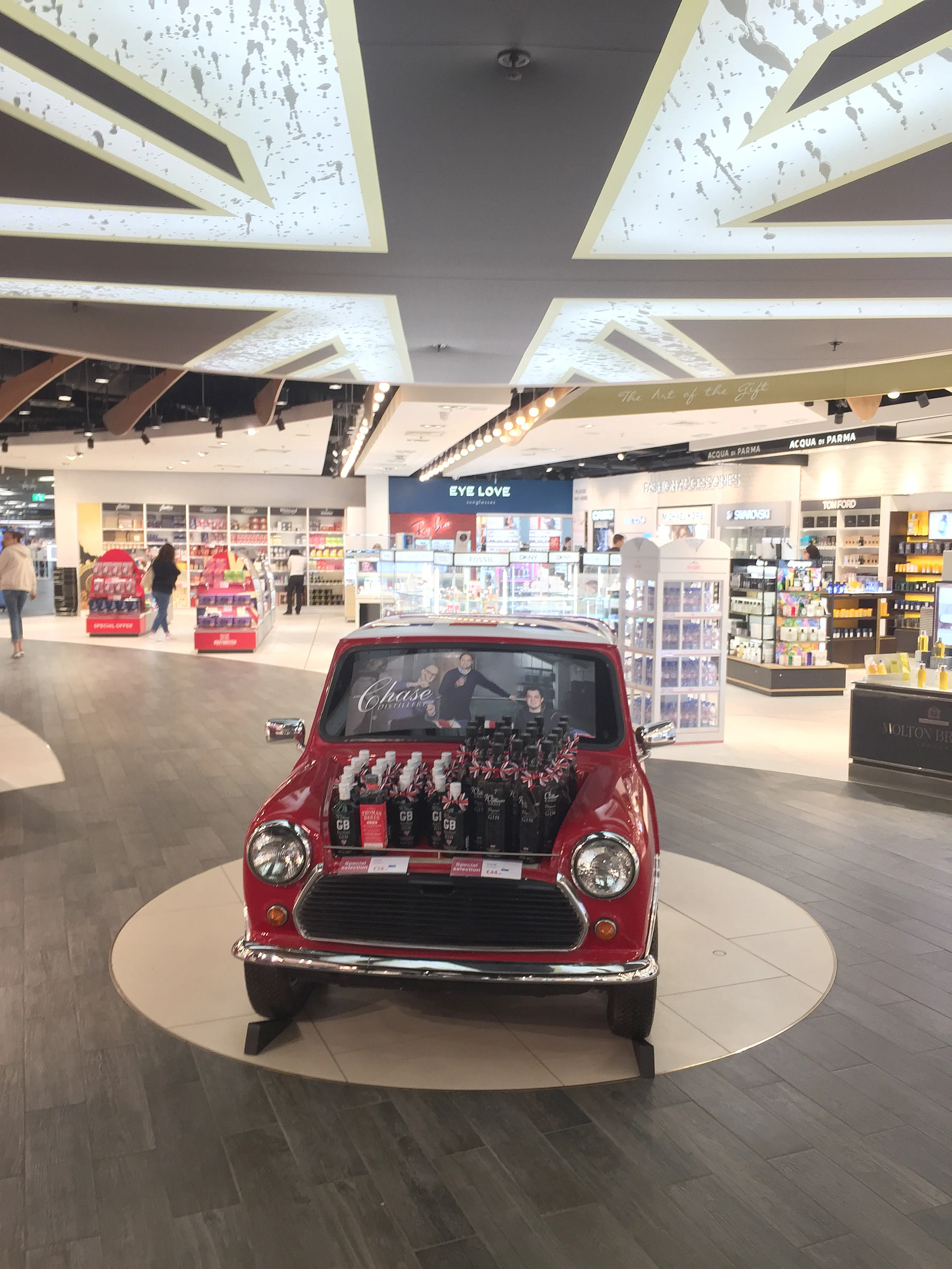 london luton airport_1.jpg