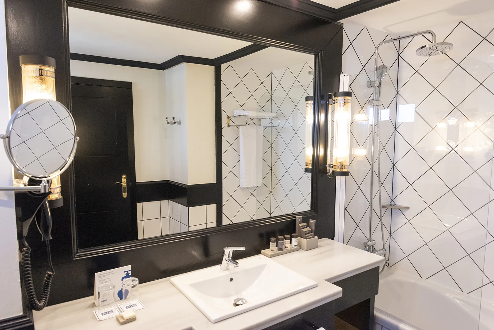 rubicon palace bathroom.jpg