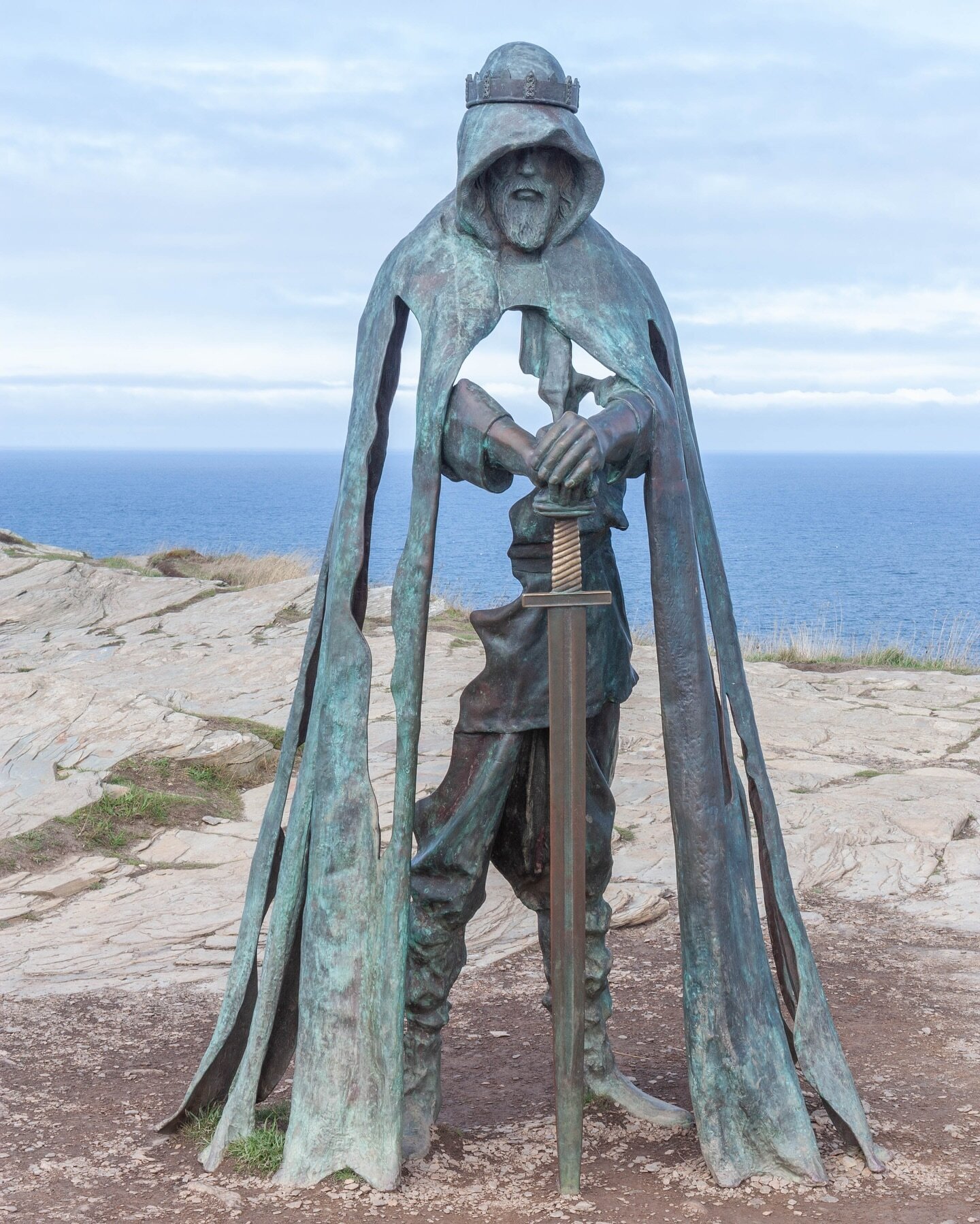 Gallos is an 8-foot-tall (2.4 m) bronze sculpture by Rubin Eynon located at Tintagel Castle, a medieval fortification located on the peninsula of Tintagel Island adjacent to the village of Tintagel, Cornwall.

It is a representation of a ghostly male