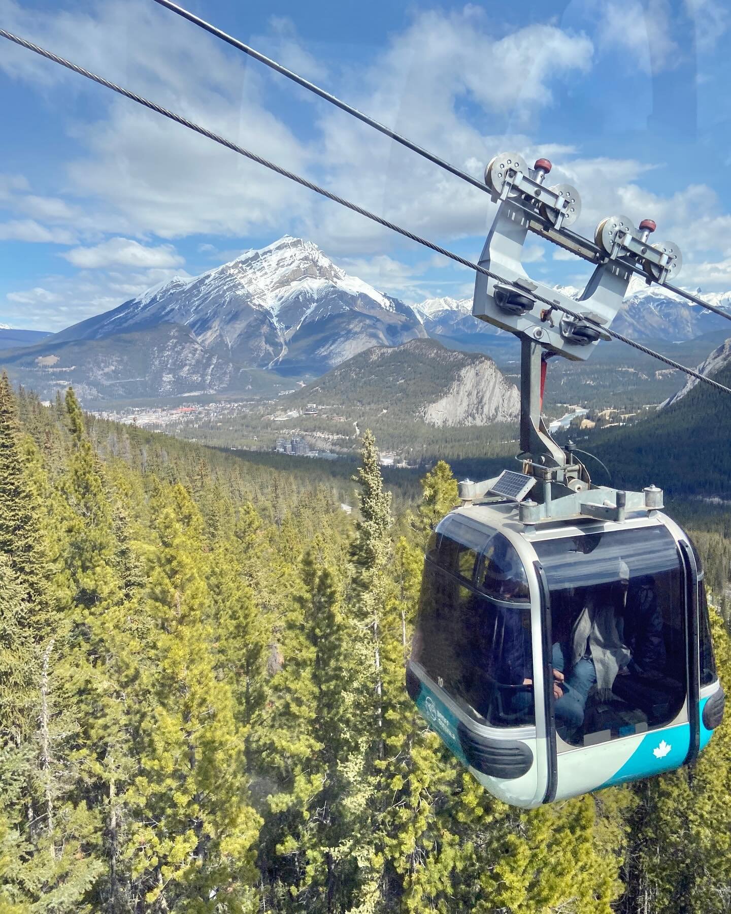 Soar 698 metres (2,292 feet) on an 8-minute journey to the summit of Sulphur Mountain. Glide over the treetops and arrive at a jaw-dropping mountaintop experience.

Follow in the footsteps of Norman Sanson, who walked to the top of Sulphur Mountain w