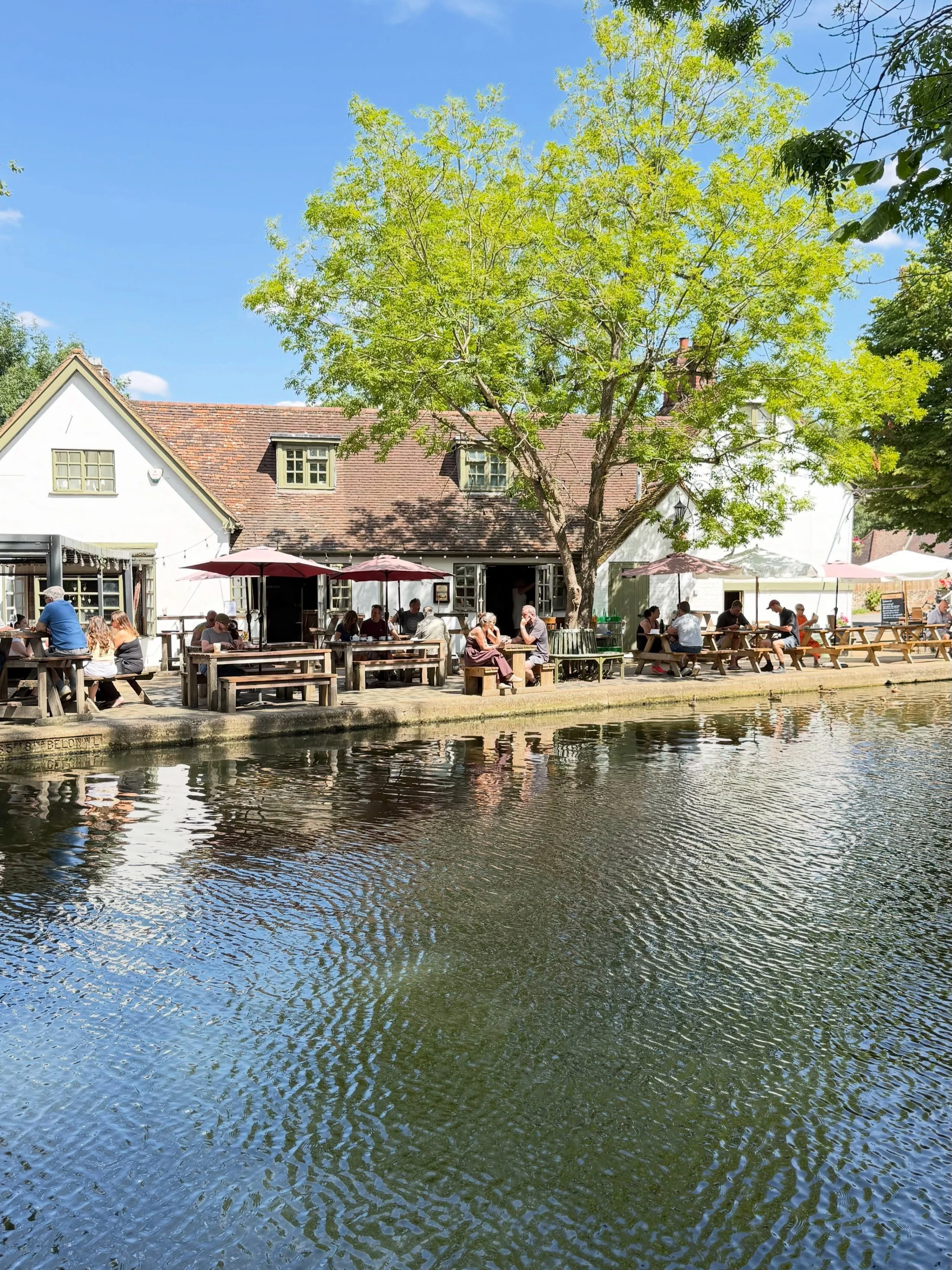 Coffee and dessert by the canal at a pub that has stood here for nearly 500 years.