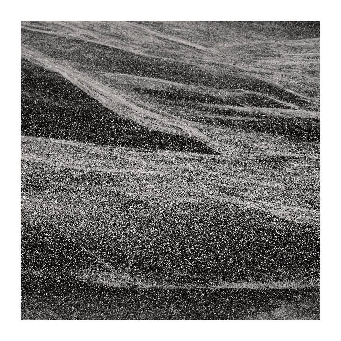 Having watched the latest @simonboothphotography  YouTube video I was inspired to go searching for some intimate scenes all within sight of where I placed my camera bag. These are my abstract sand pattern contributions to his challenge.
.
.
#cameraba