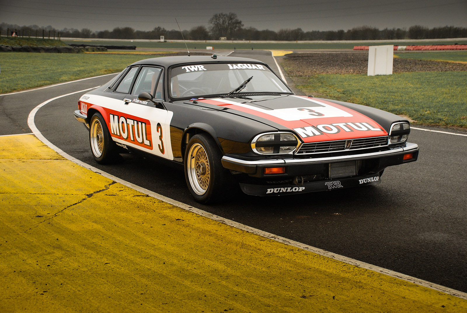 jaguar_twr_xjs_walkinshaw_wilkinson_sayer_selection_right_front_profile.jpg
