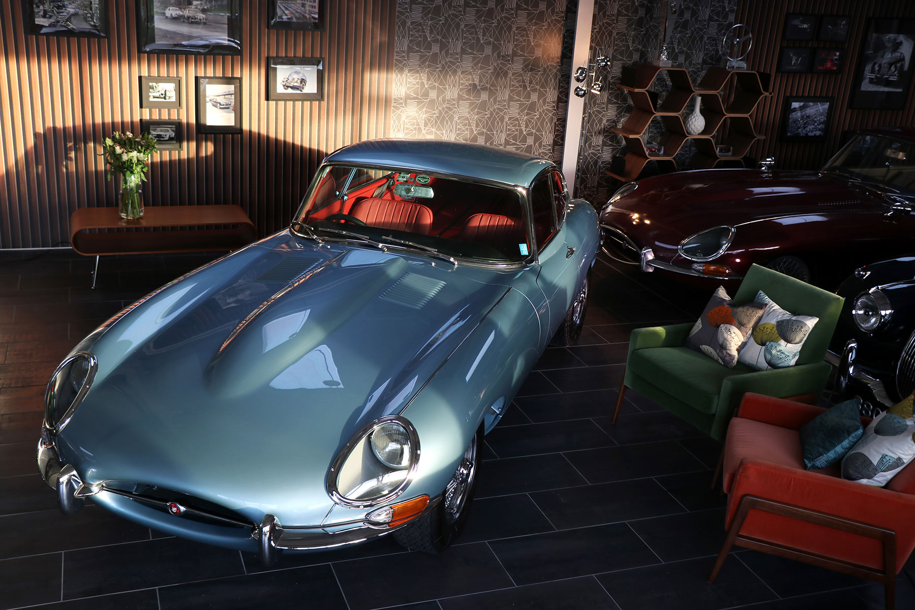 1966_opalescent_silver_blue_Jaguar_Sayer_etype_series _I_2_resized.jpg