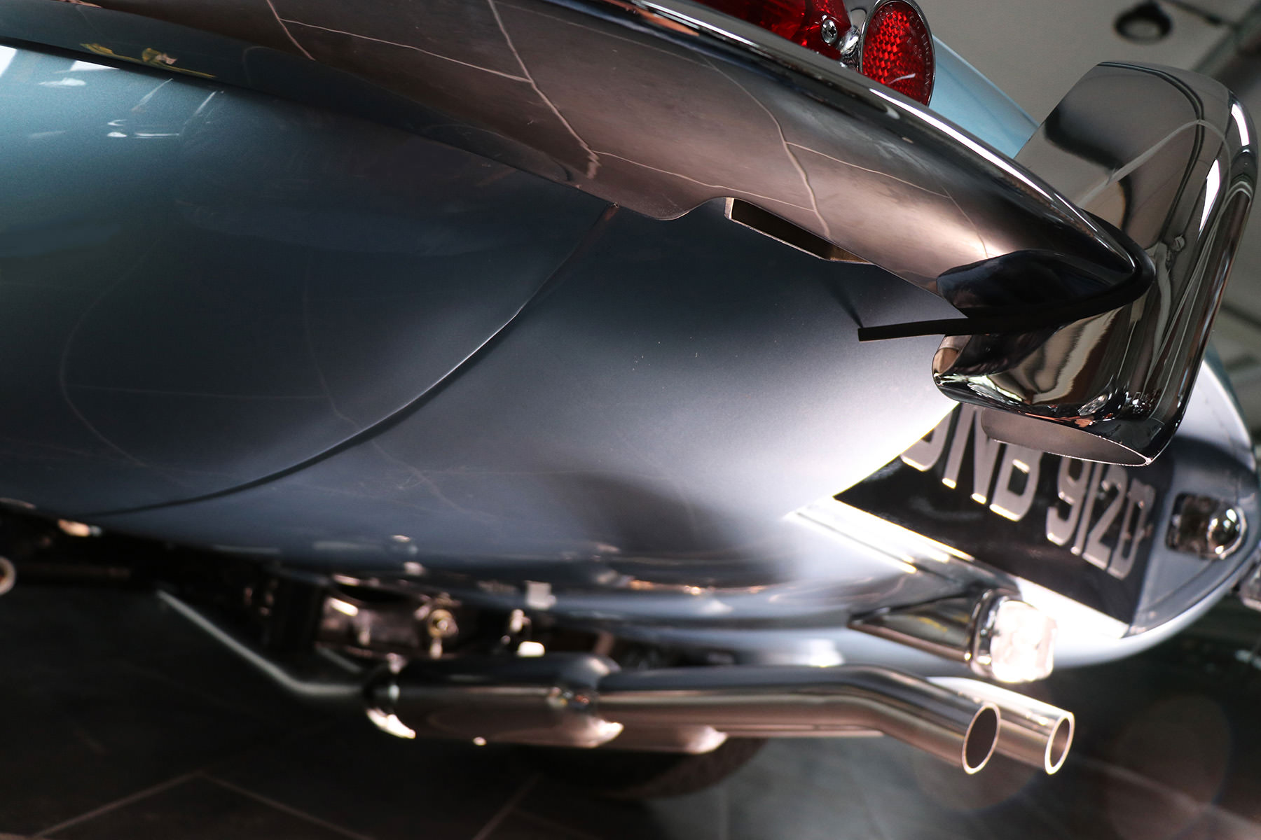 1966_opalescent_silver_blue_Jaguar_Sayer_etype_series _I_7_resized.jpg