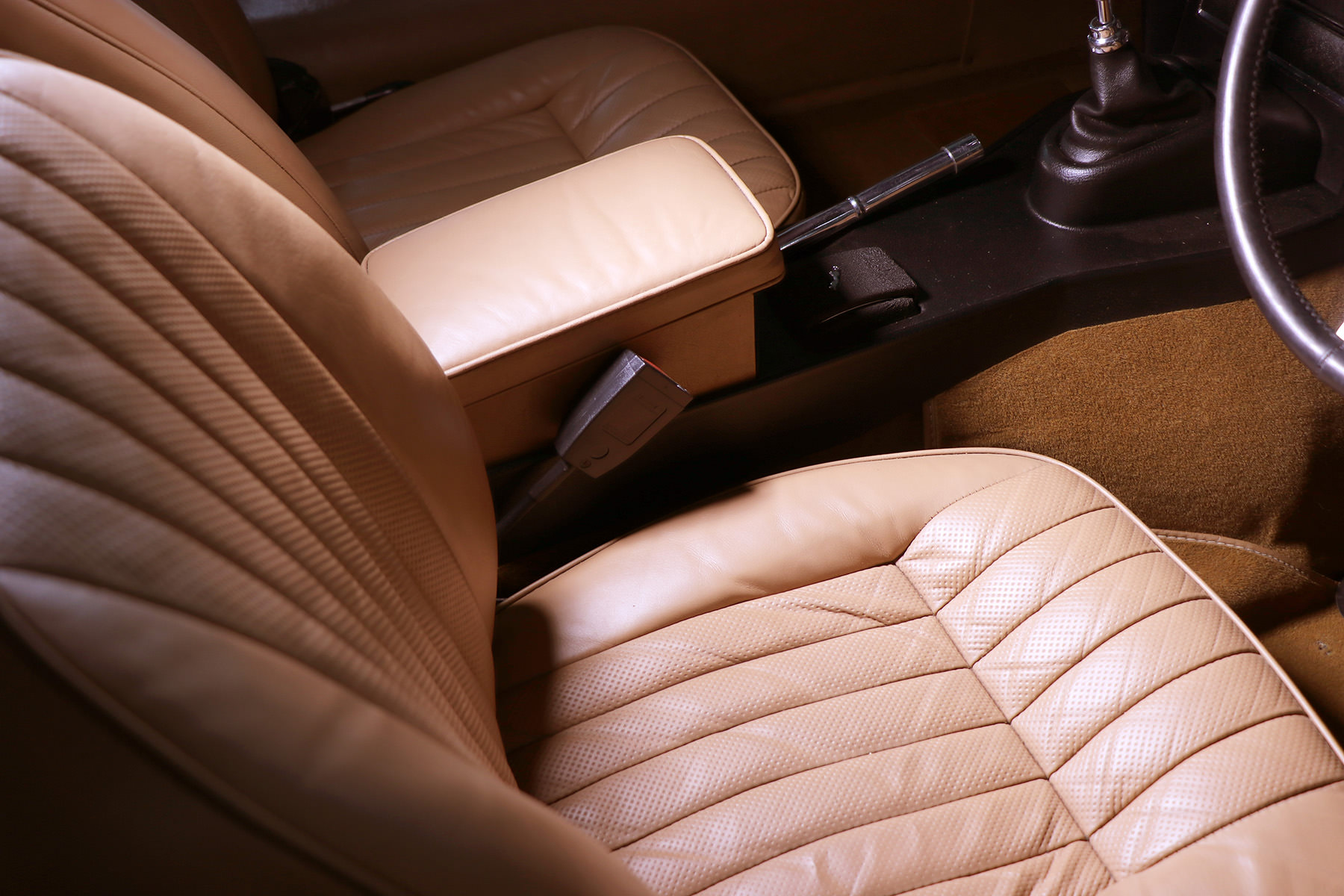 1972_british_racing_green_Sayer_Jaguar_Etype_Series_3_8_edited resized.jpg