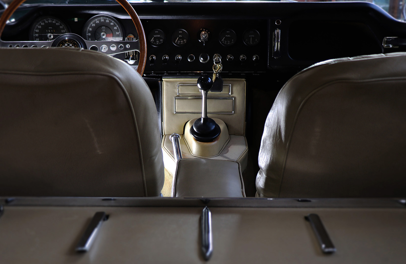 Jaguar_etype_Sayer_Selection_Wilkinson_dashboard_resized.jpg