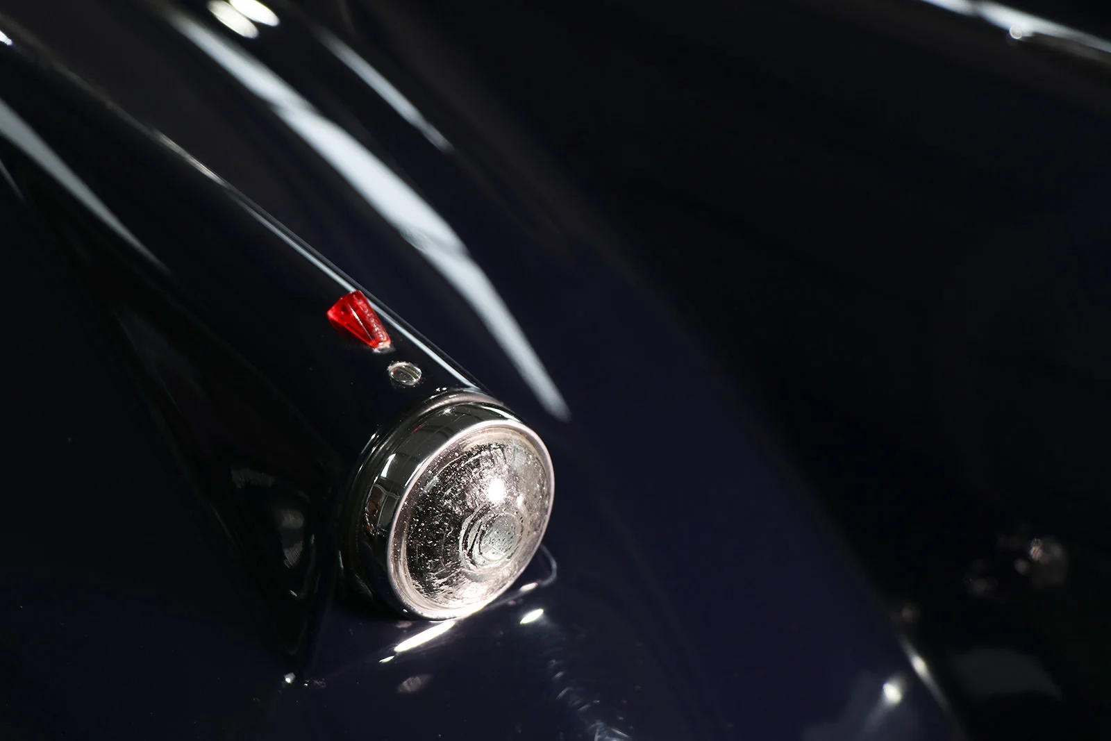 Jaguar_xk150_1959_sayer selection_wilkinson_blue_red_web_7.jpg