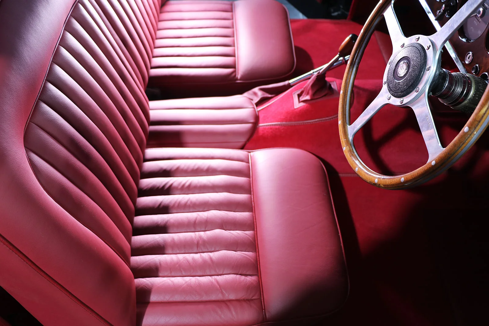Jaguar_xk150_1959_sayer selection_wilkinson_blue_red_web_26.jpg
