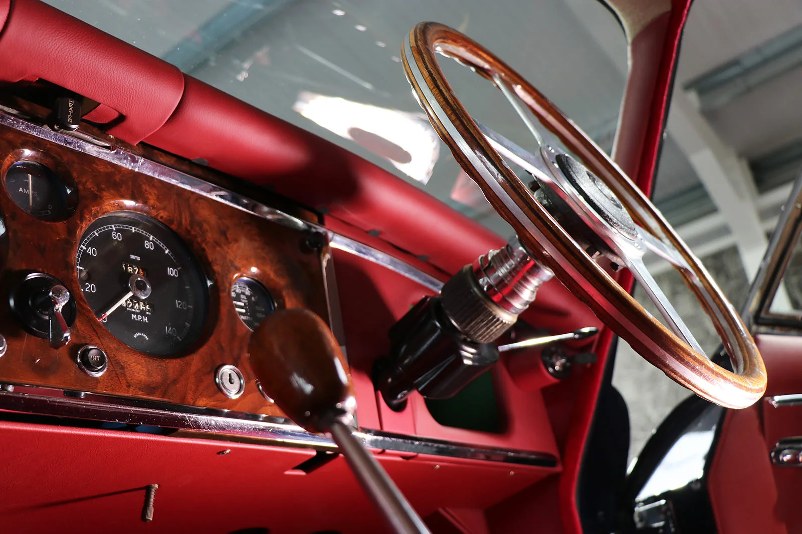 Jaguar_xk150_1959_sayer selection_wilkinson_blue_red_web_21.jpg