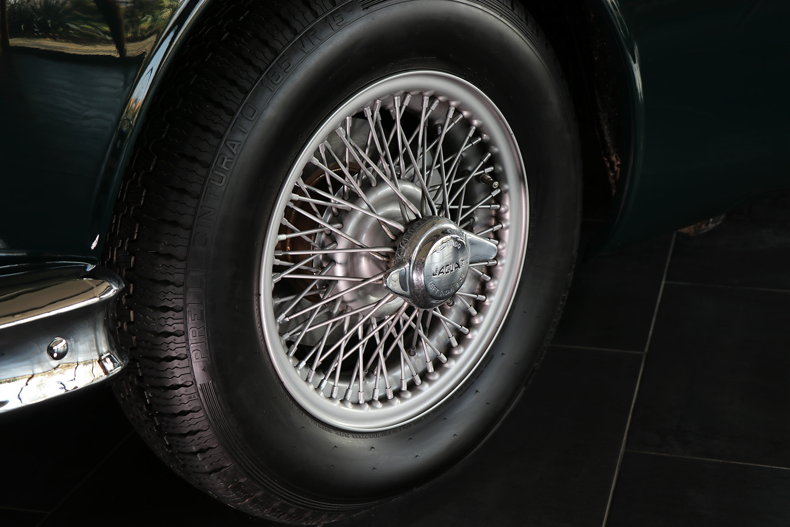 1959_Jaguar_Mark 1_sayer selection_duncan hamilton_lady cheatham_8_web.jpg