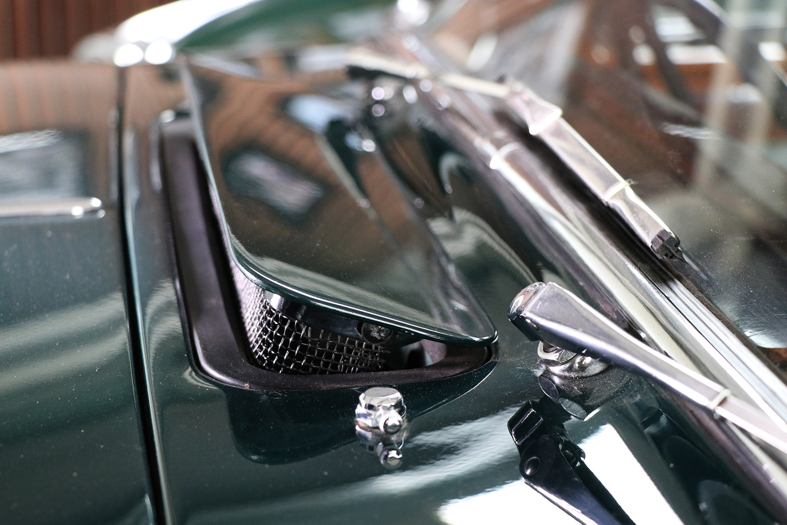 1959_Jaguar_Mark 1_sayer selection_duncan hamilton_lady cheatham_22_web.jpg