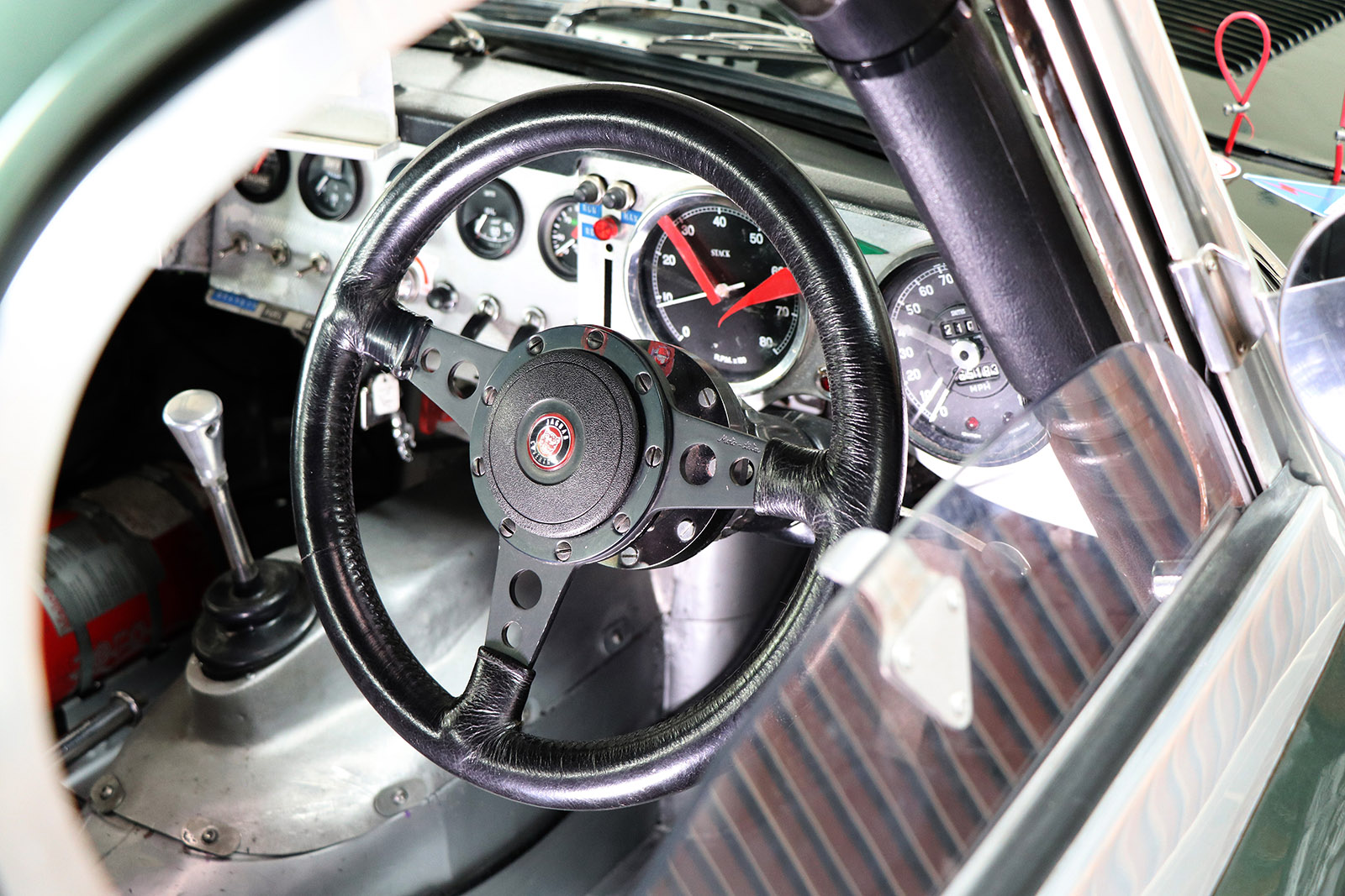 1963_Jaguar_E Type_M&C Wilkinson_works_racer_17_web .jpg