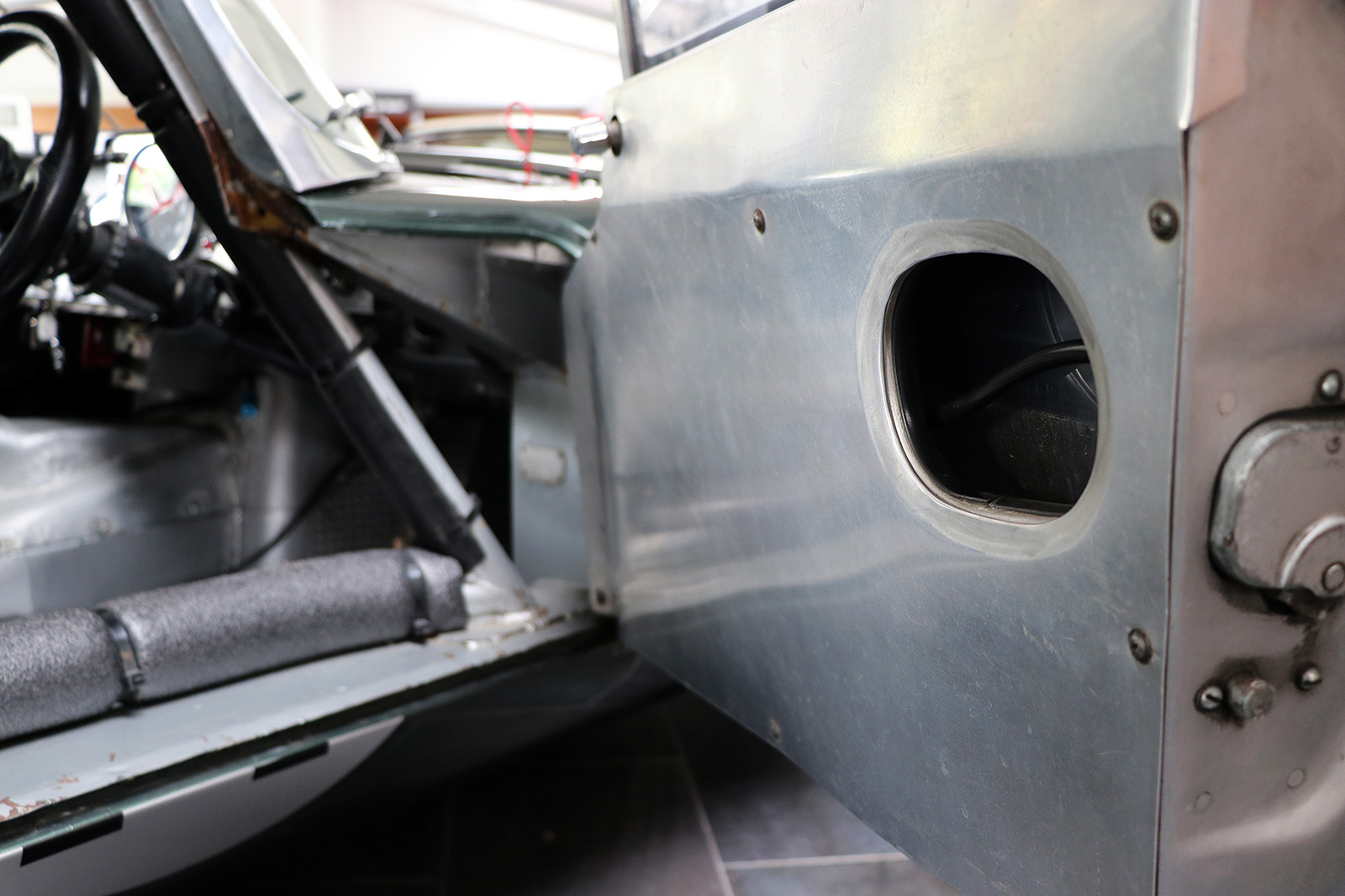 1963_Jaguar_E Type_M&C Wilkinson_works_racer_21_web .jpg