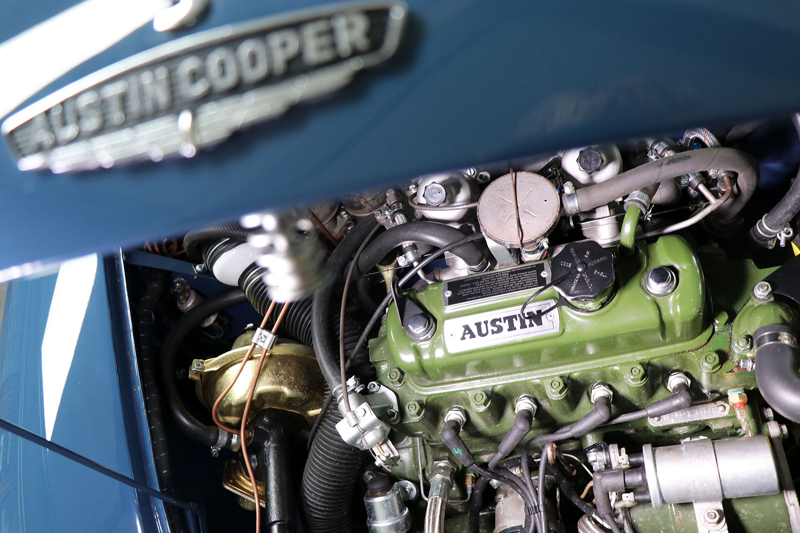 1967 blue Mini Cooper S engine web.jpg