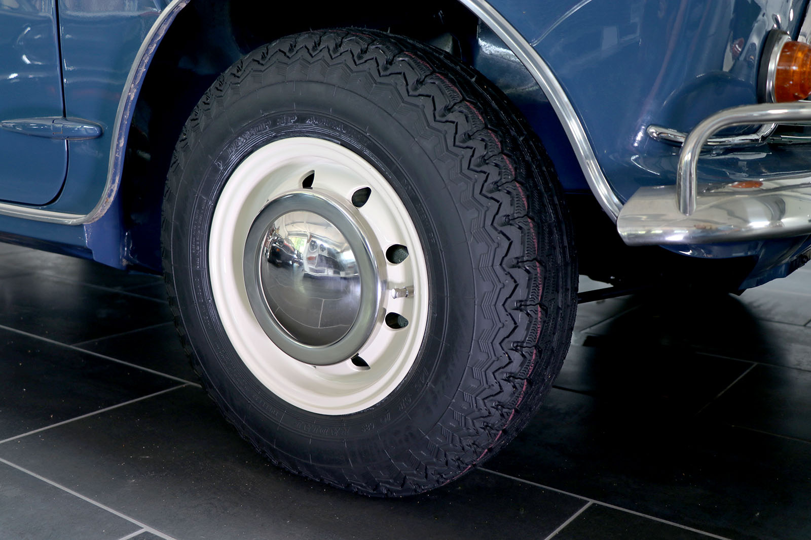 1967 blue Mini Cooper S wheel web.jpg