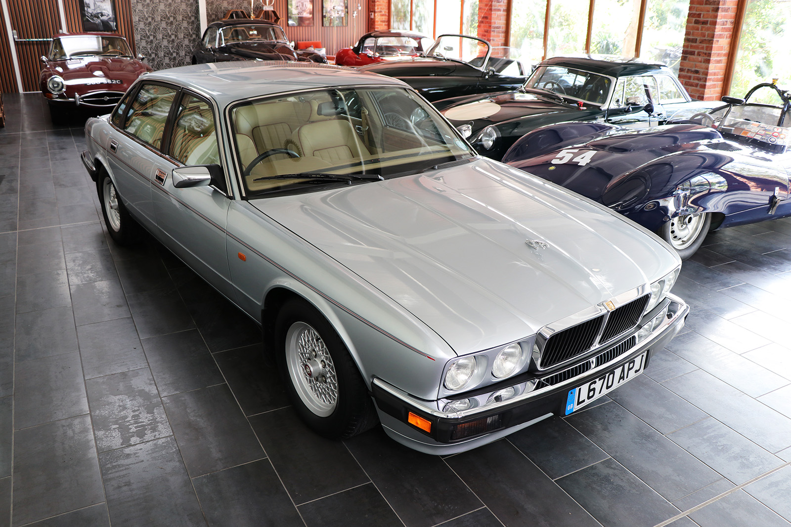 1994_Jaguar XJ40_V12_6 litre_silver_Daimler_Sayer Selection 1 web.jpg