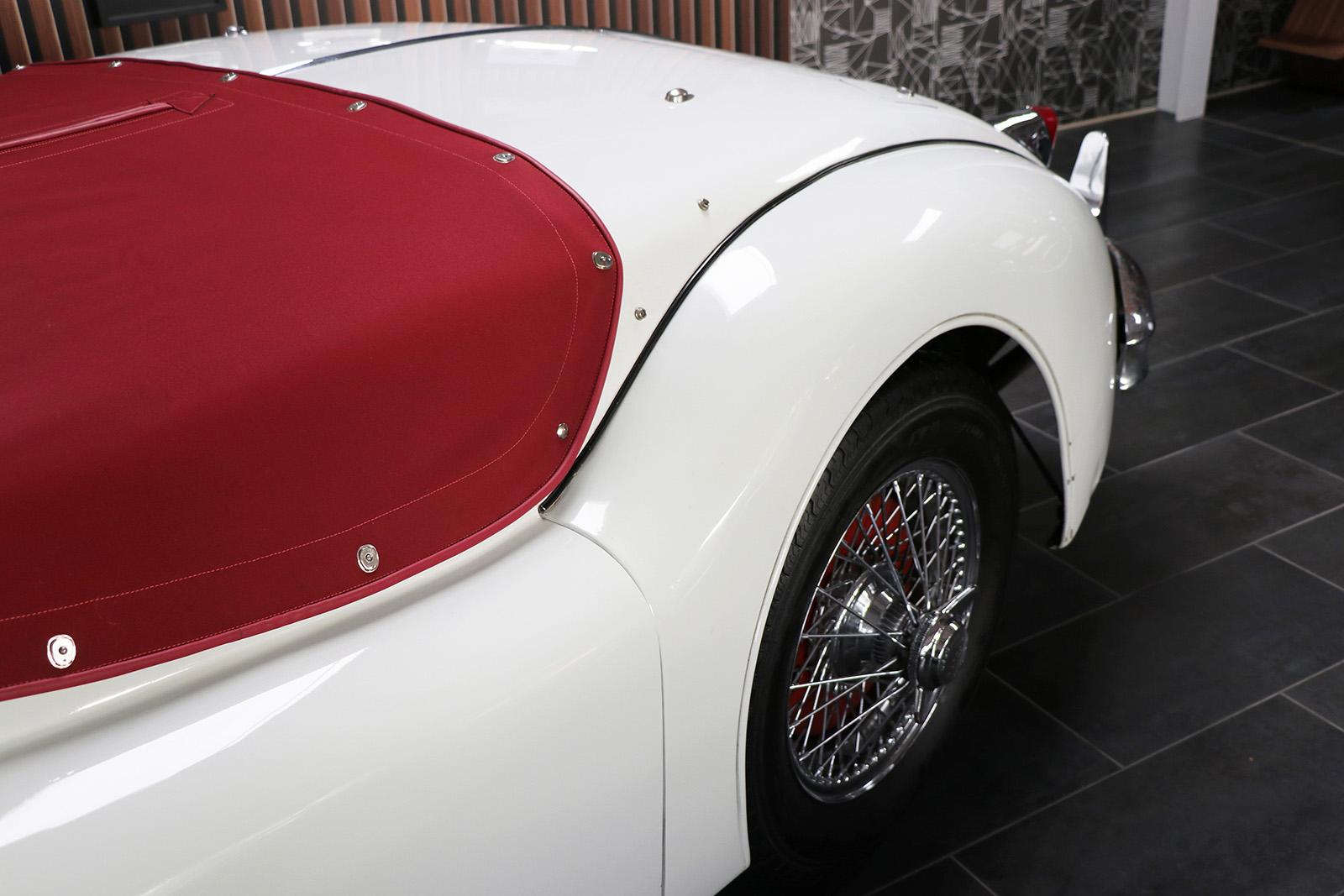 1957 Jaguar XK140 MC RHD Roadster For Sale at Sayer Selection Ltd. UK