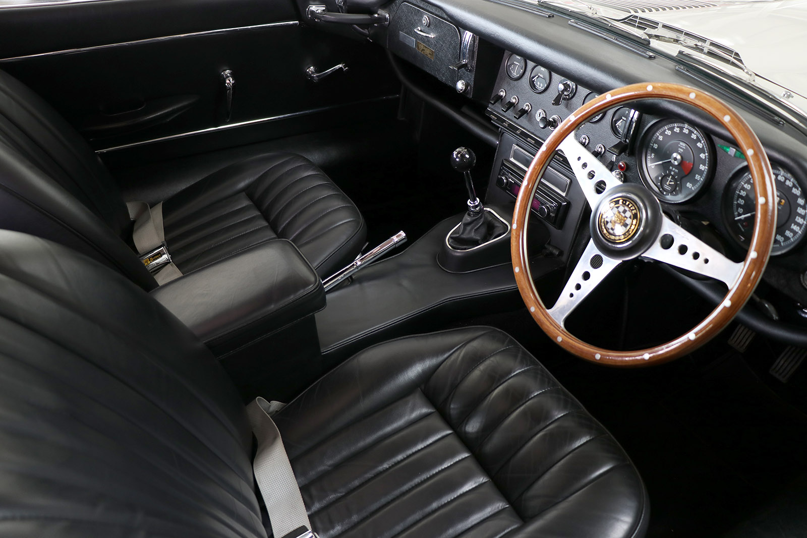 1966-white-Jaguar-E-Type-series 1-two plus two-Sayer Selection-14-web.jpg