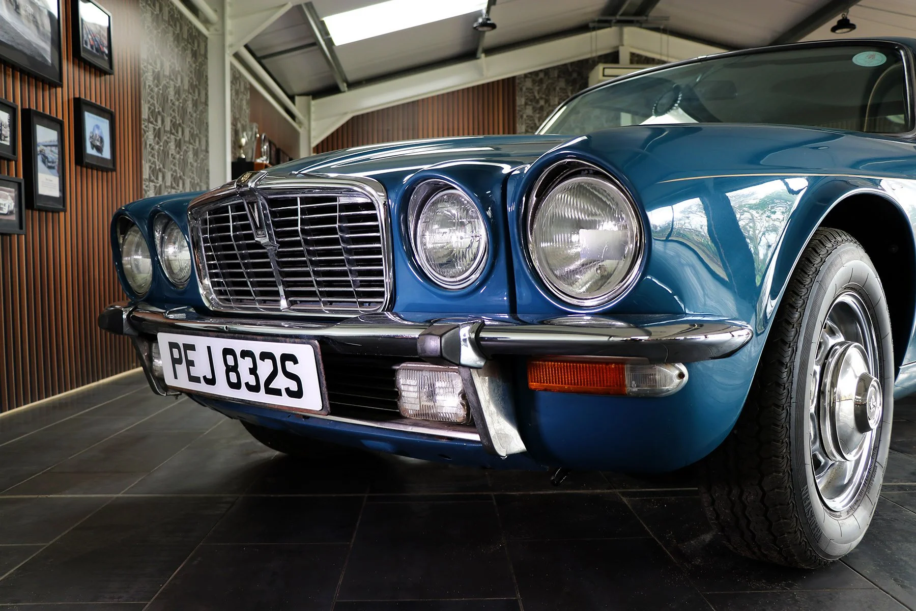 1977 Jaguar XJC V12 2 web.jpg