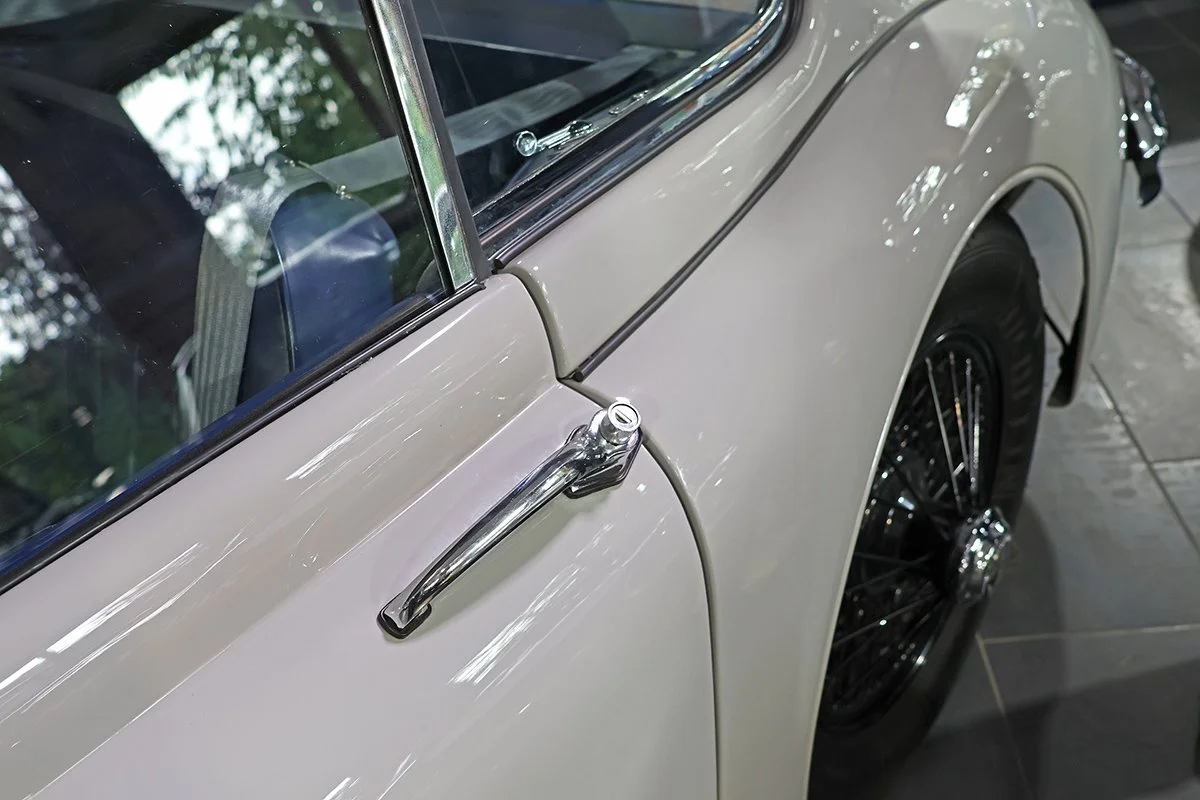 1958 Jaguar XK 150 FHC Crayon Grey 6 web.jpg