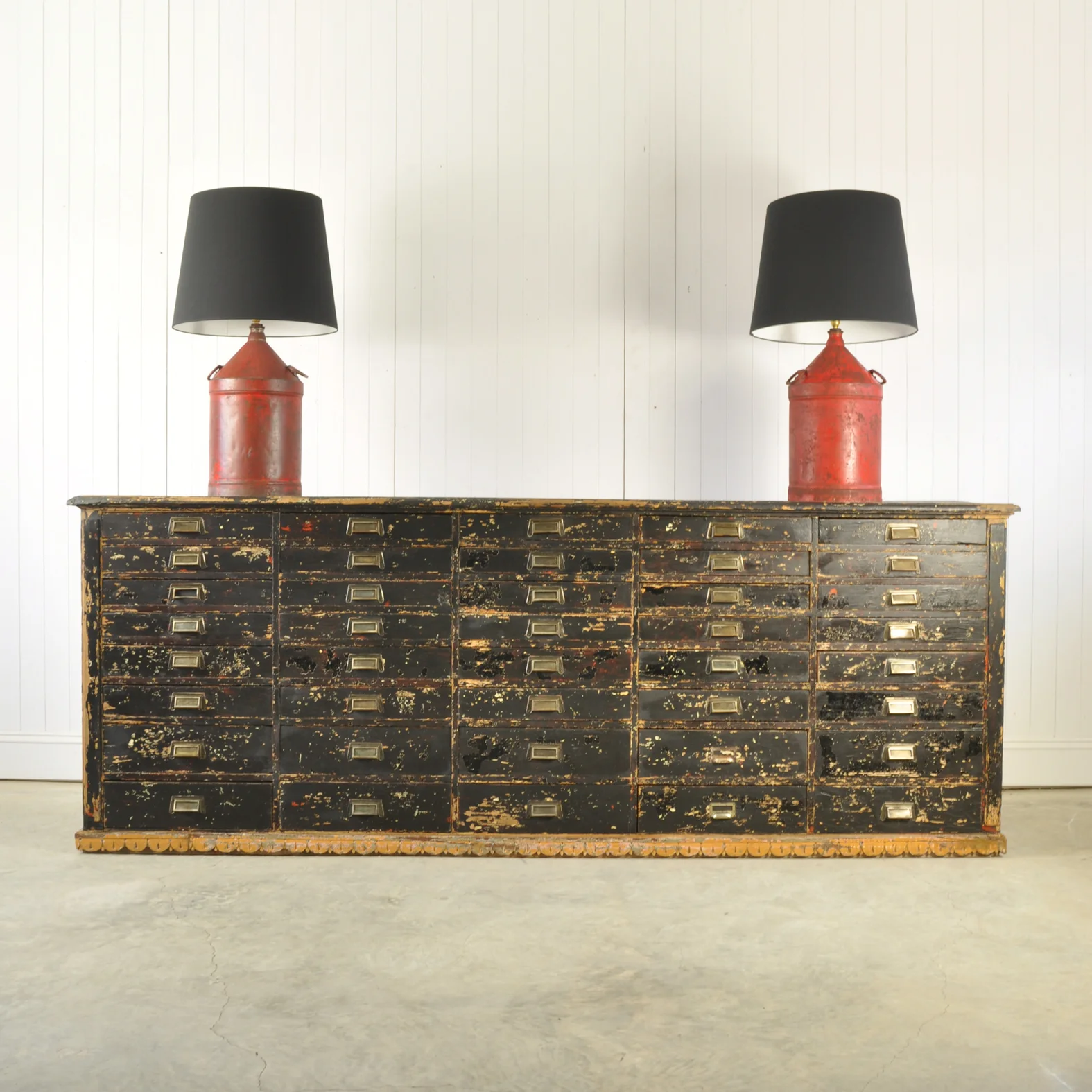 Inspired by the fabulous vintage cabinet in the home of @hilaryandflo I would absolutely love this 1920's cabinet in my home, I'm not sure where I'd put it and I might have to move a wall but such gorgeousness would be worth it!