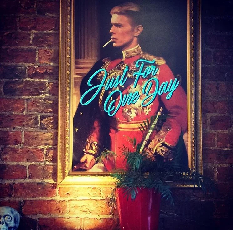 Pati has chosen this fantastic Bowie print, which not only looks fabulous but lights up in neon wire too! How cool is that!