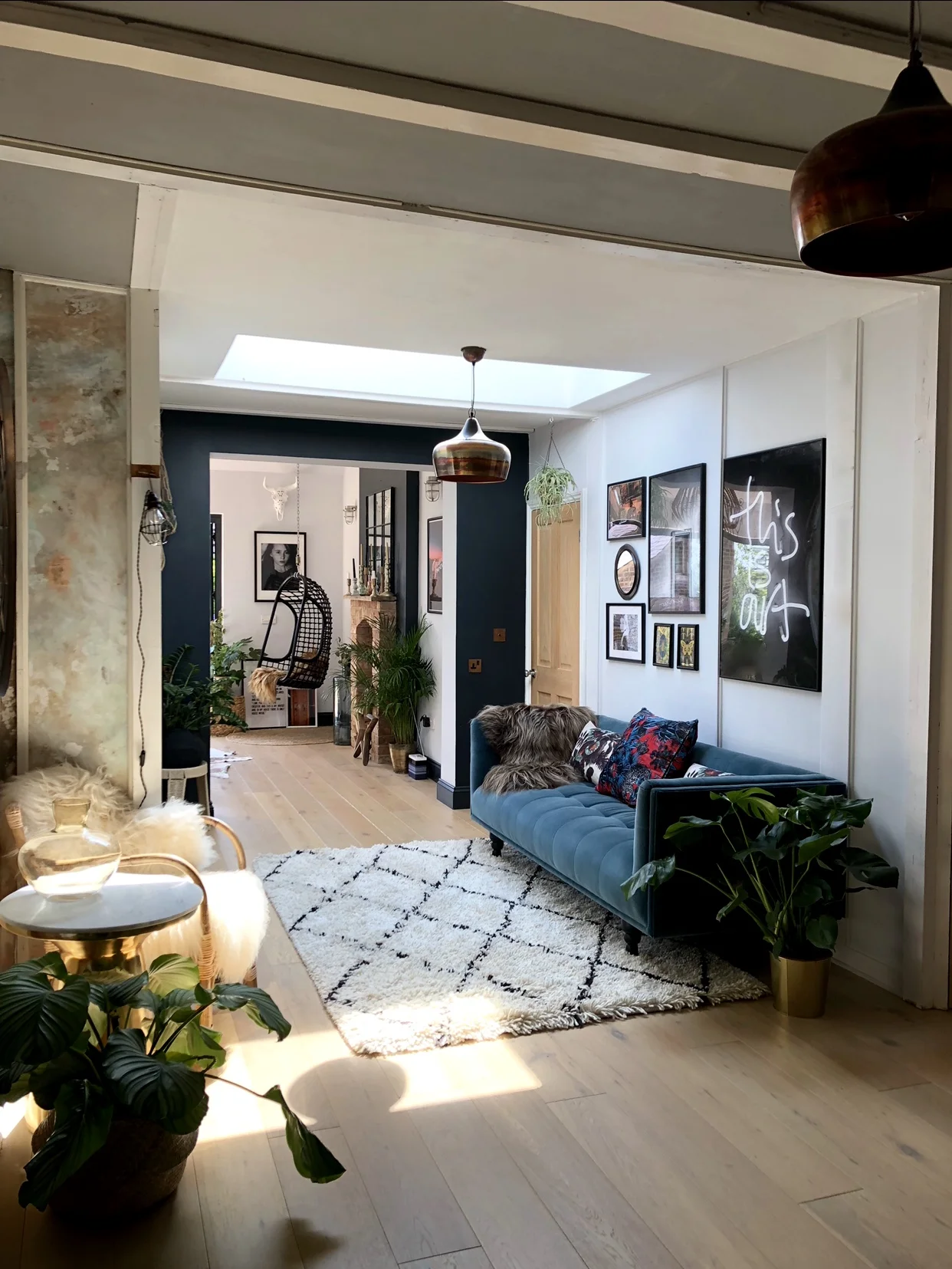 I love the texture and colour the plants add to my open plan living area….. If you want fabulous plant decor inspo I recommend a visit to the page of one of my favourite Instagrammers @jellinadetmar