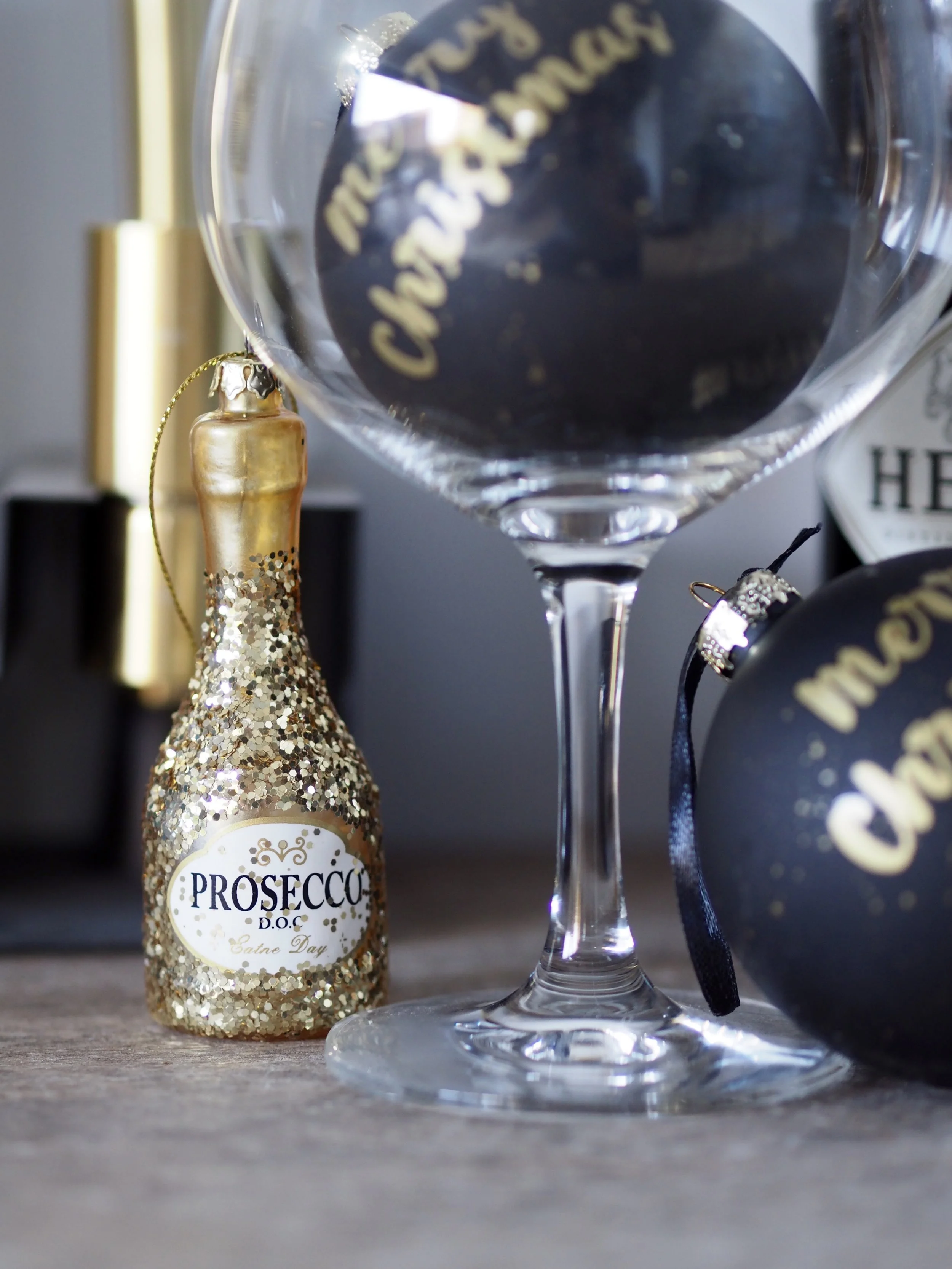 It’s always good to be reminded of a favourite christmas drink isn’t it…. Gold Glitter Prosecco Bottle Hanging Decoration