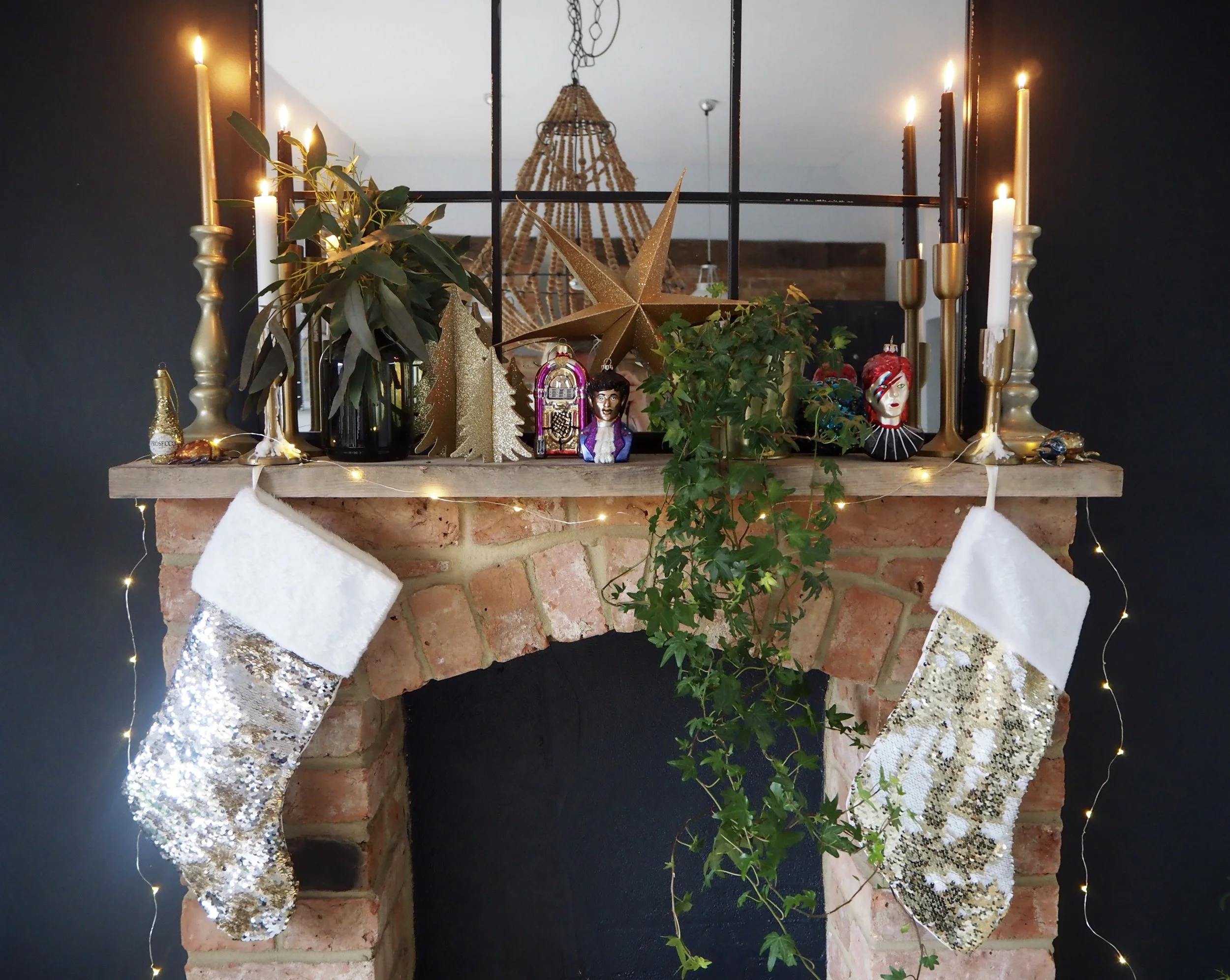 If you don’t have room for a tree decorate your fireplace to the max with christmas ivy, candles, sequins, glitter, fairy lights and colourful decorations…. Ziggy Hanging Decoration