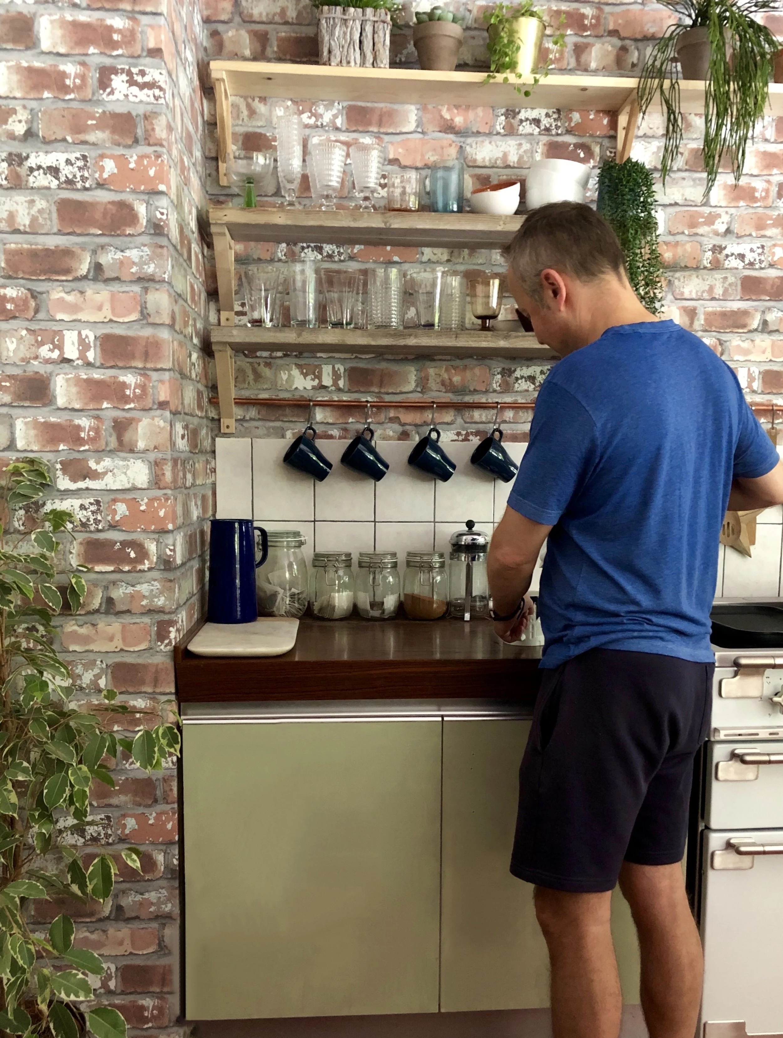 My joiner, decorater and electrician having a well earned cuppa…..