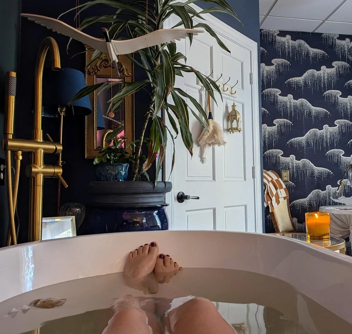 🫧☕Spa Ace - Radical Respite, Deep Return❤️&zwj;🔥✨

Stepping through the door on a cold January morning felt like crossing a threshold into the world I&nbsp;want to inhabit. Anna Joy was there to immediately&nbsp;embrace me in a gentle,&nbsp;holding