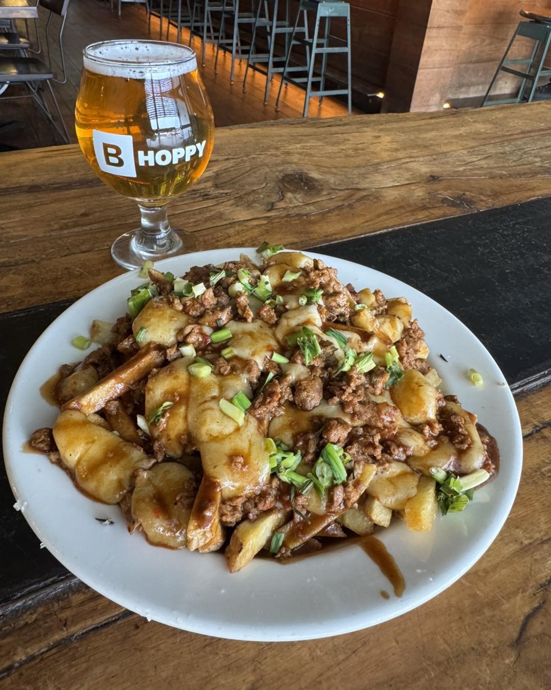 Well, it&rsquo;s Sunday so you know what that means 😊

Happy Hour all Day!!! Stop in and enjoy 1/2 off all beers and $2 off all starters!!! 🍻

Featured is our Classic Poutine - 
House cut fries, white cheese curds, green onion, and Demi gravy ***to