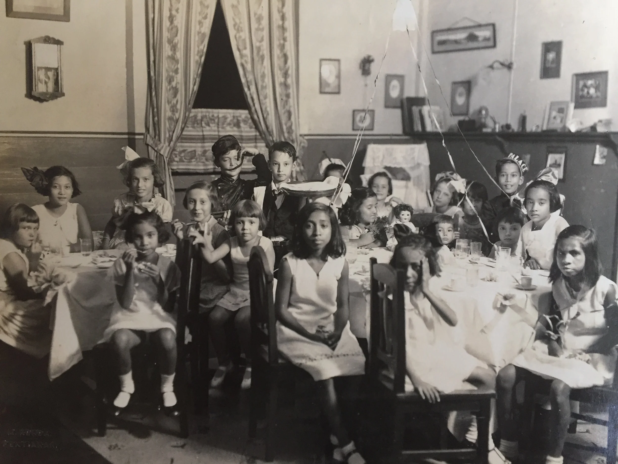 Kinderfeestje in Pontianak omstreeks 1932