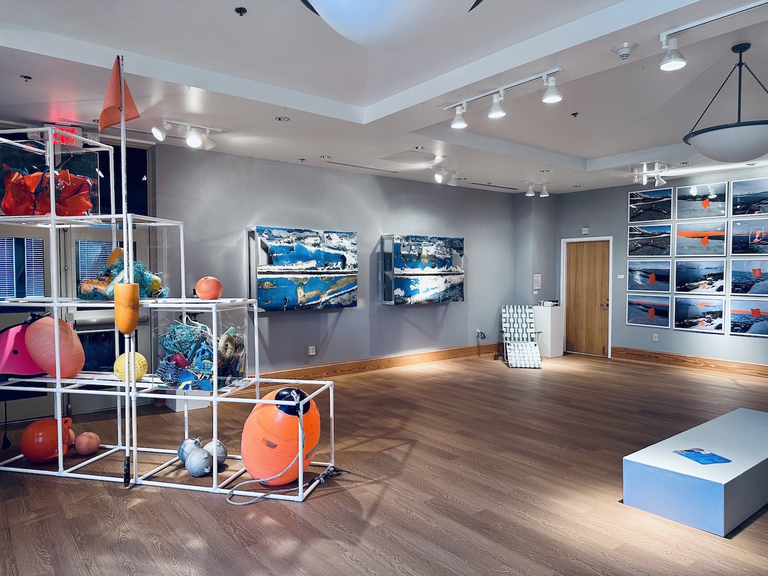  The works in this series have a reciprocal relationship. The short-term use of items discarded on the beaches of the Outer Banks are mostly made of plastic. Most plastic in use today comes from hydrocarbons derived from fossil fuels. The atmospheric