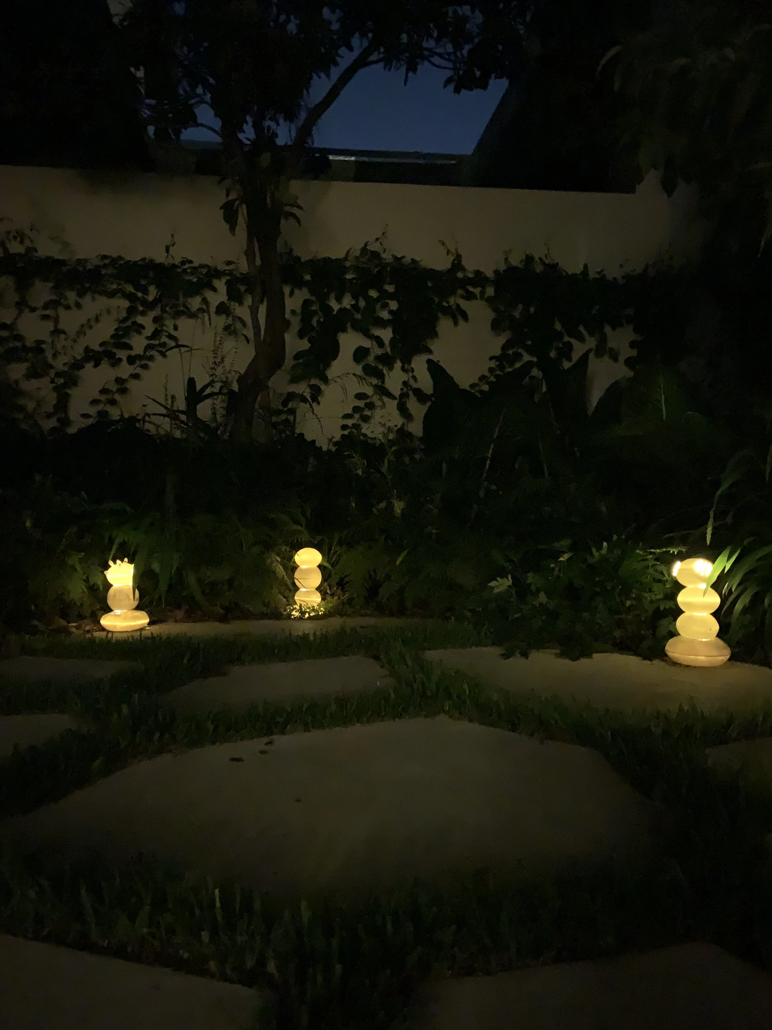 Leo Batistelli   Luminosos , 2025 Courtesy by Galería Del Infinito