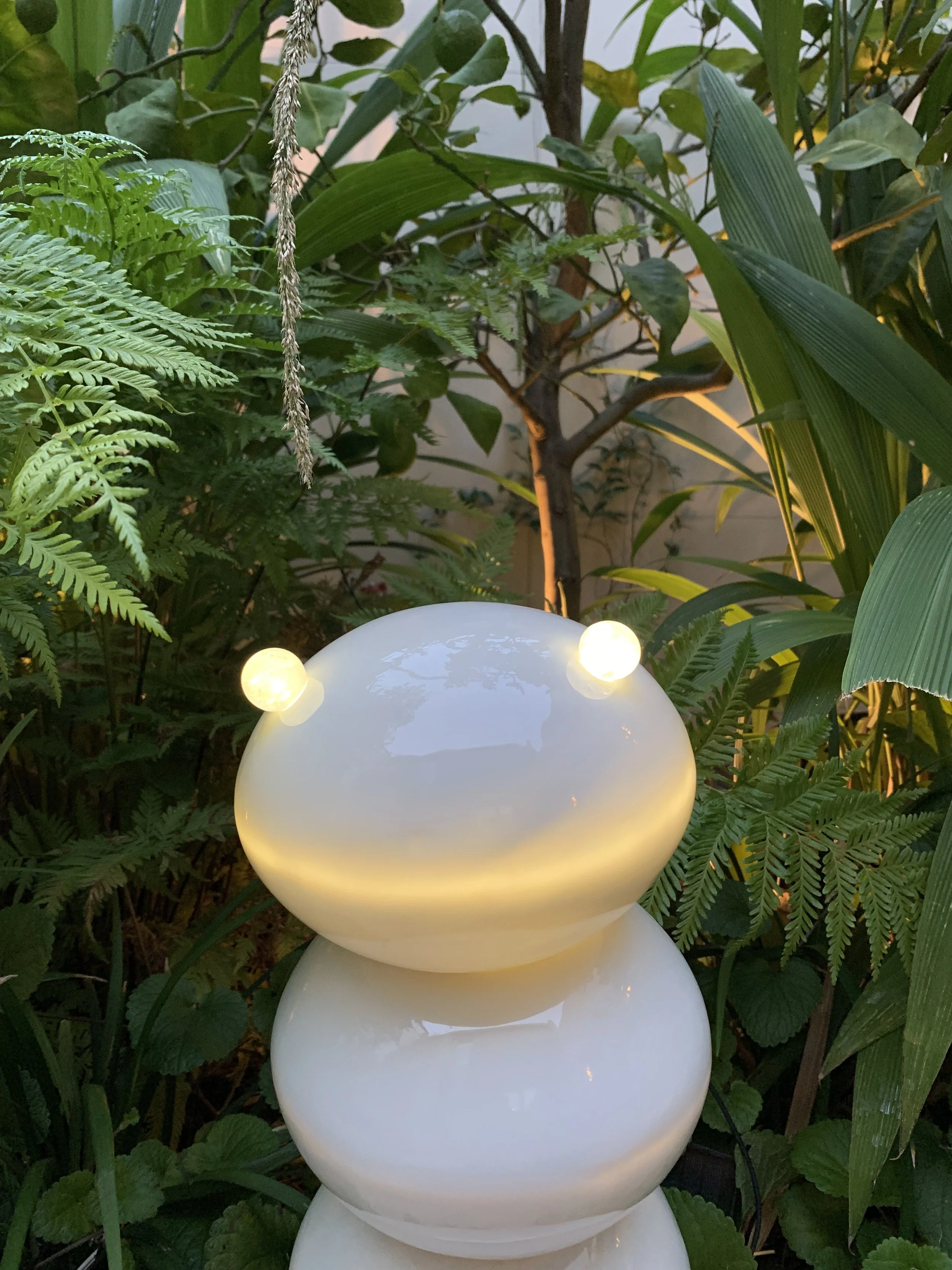 Leo Batistelli   Luminosos , 2025 Courtesy by Galería Del Infinito