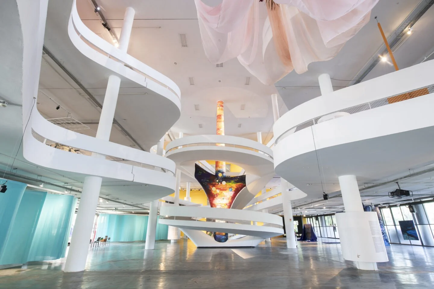 vista-da-instalacao-de-tanka-fonta-durante-a-36a-bienal-de-sao-paulo--levi-fanan_-fundacao-bienal-11-1440x960.jpg (Copy)