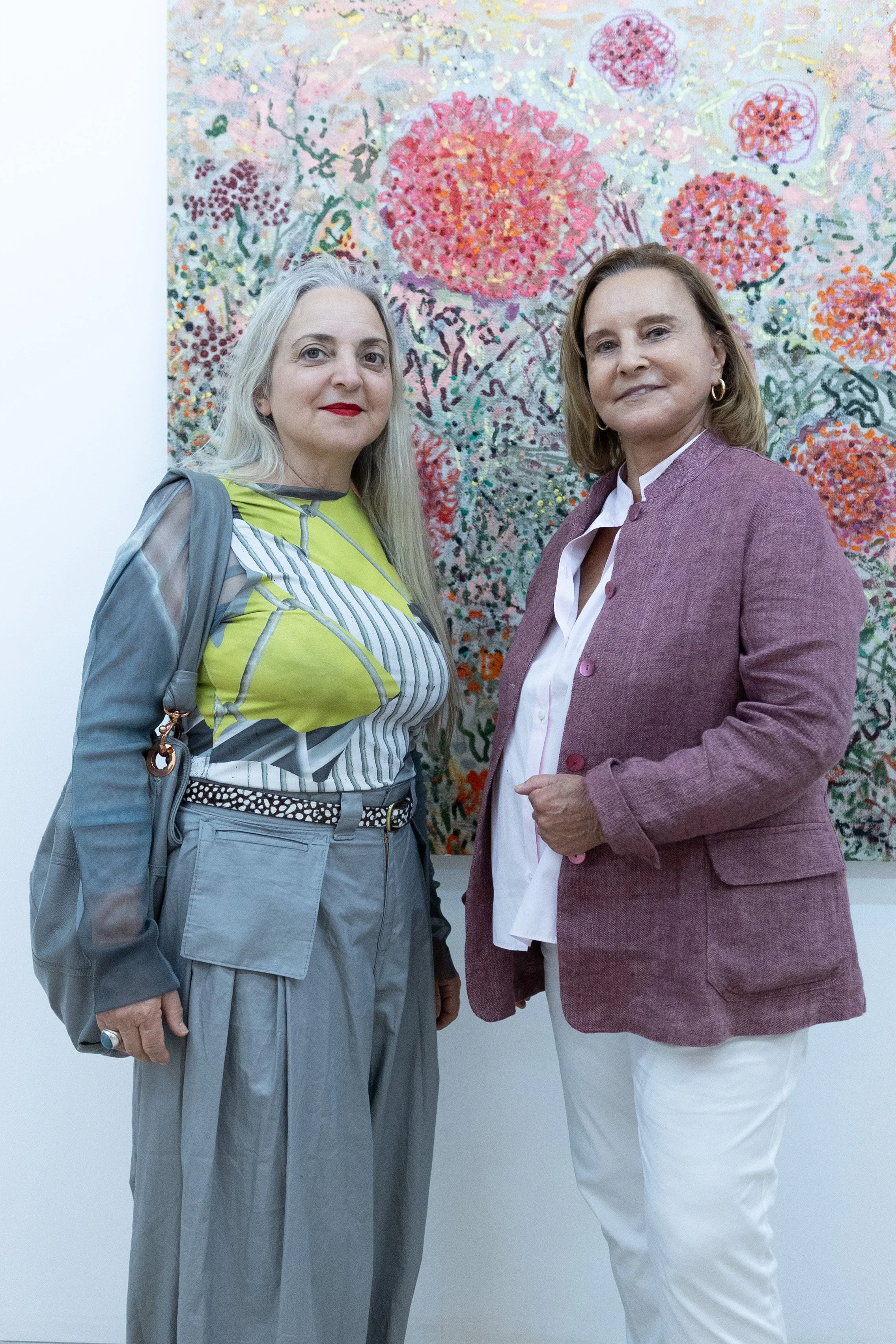 La artista Nicola Costantino junto a Teresa Bulgheroni en el preview de la feria Este Arte en José Ignacio37.jpg
