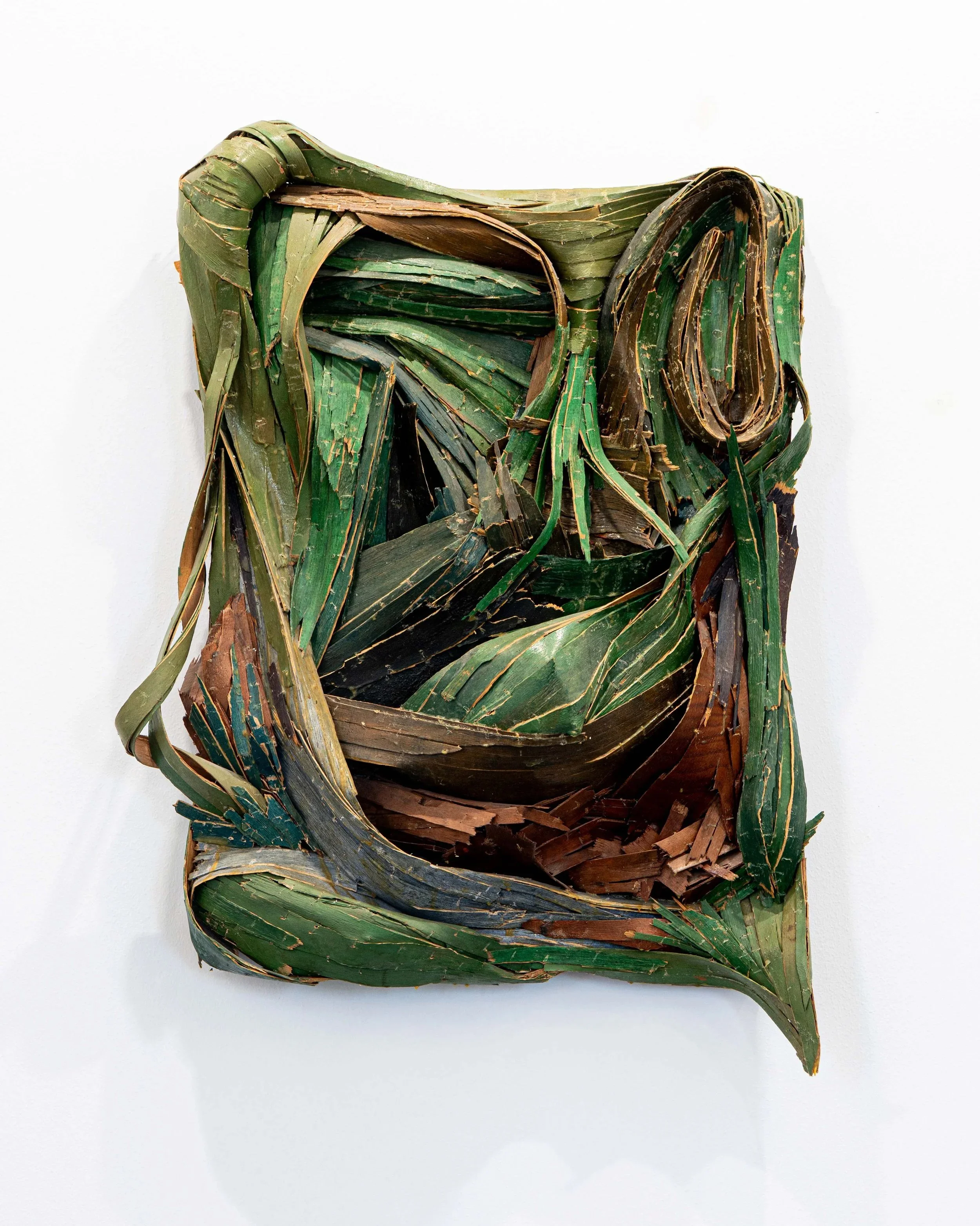   Henrique Oliveira   Cachopa4 , 2023 Plywood 33 x 45 x 14 cm 