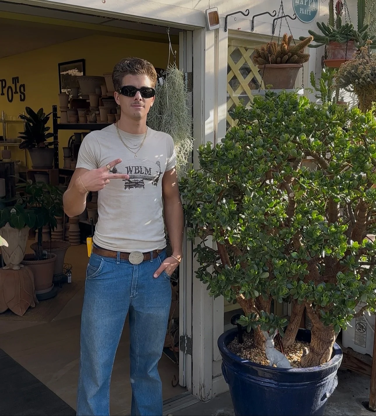 Happy Tuesday everyone Riley is back to show off the magnificent jade plant and to share with you all one of his favorite T-shirts in his collection.
.
This particular T-shirt dates back to the 70s when @1029wblm was first created and broadcasted und