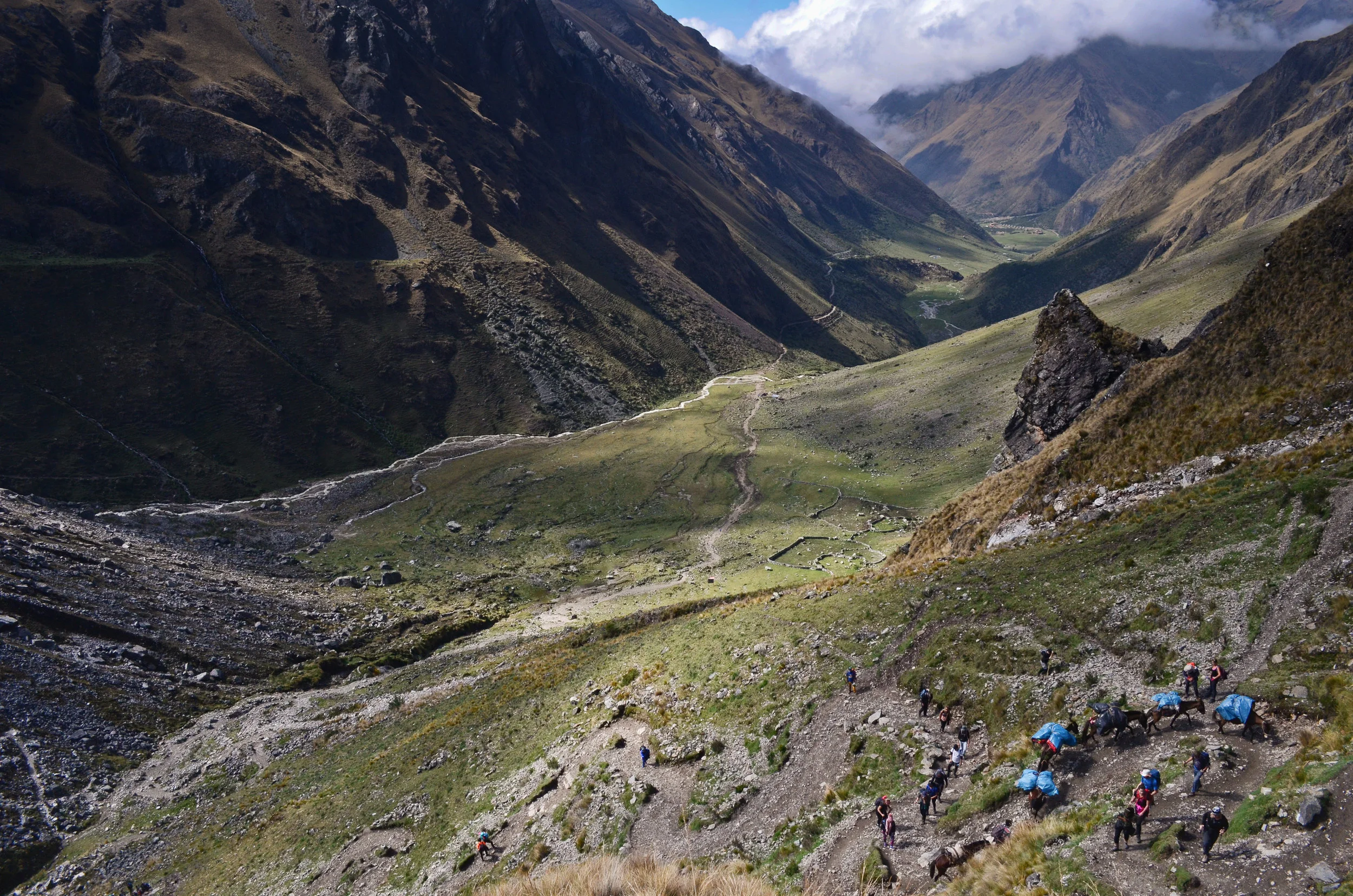The 7 snakes, a series of switchbacks up to the mountain pass
