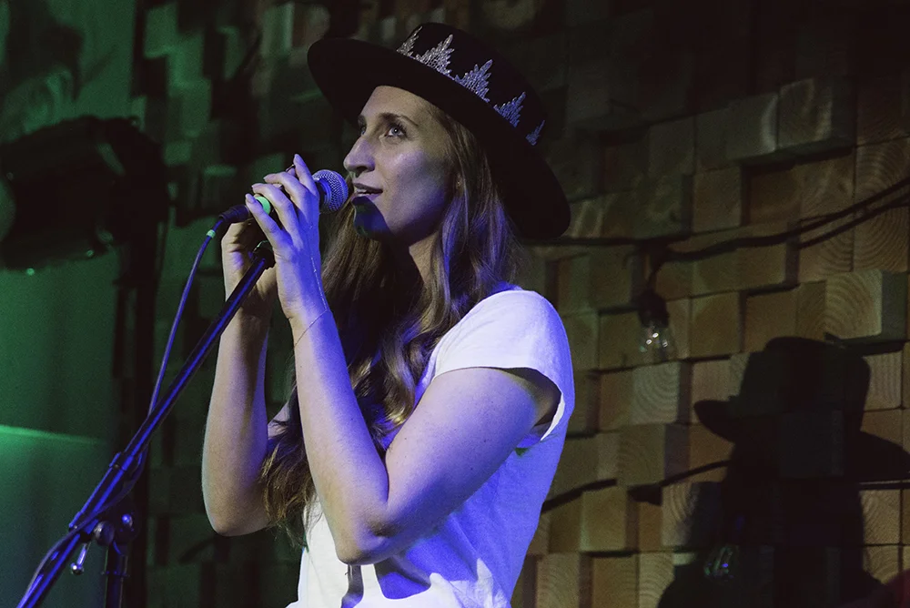 Grimy Goods: Kimbra and Molly DeWolf Showcase