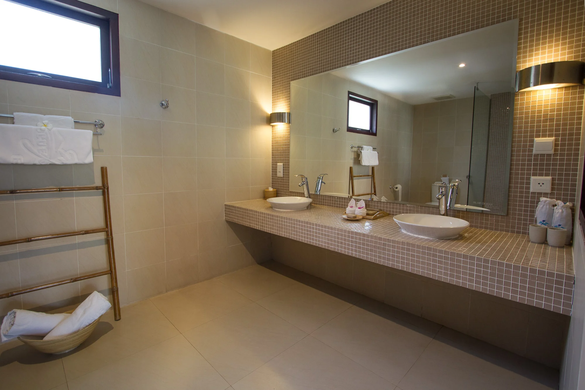 standardbathroom-websize.jpg
