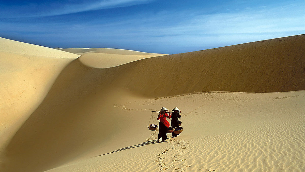 Mui-ne-white-sand-dunes-vietnam.jpg