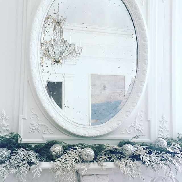 On location...in heaven with this old mansion 😍 #shopbluedoor #christmas #vintage #mansion #love #white