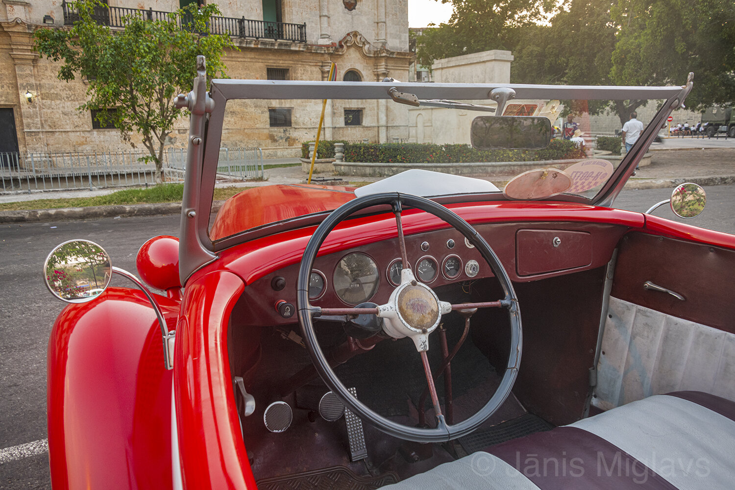 The old Ford visits Cuba